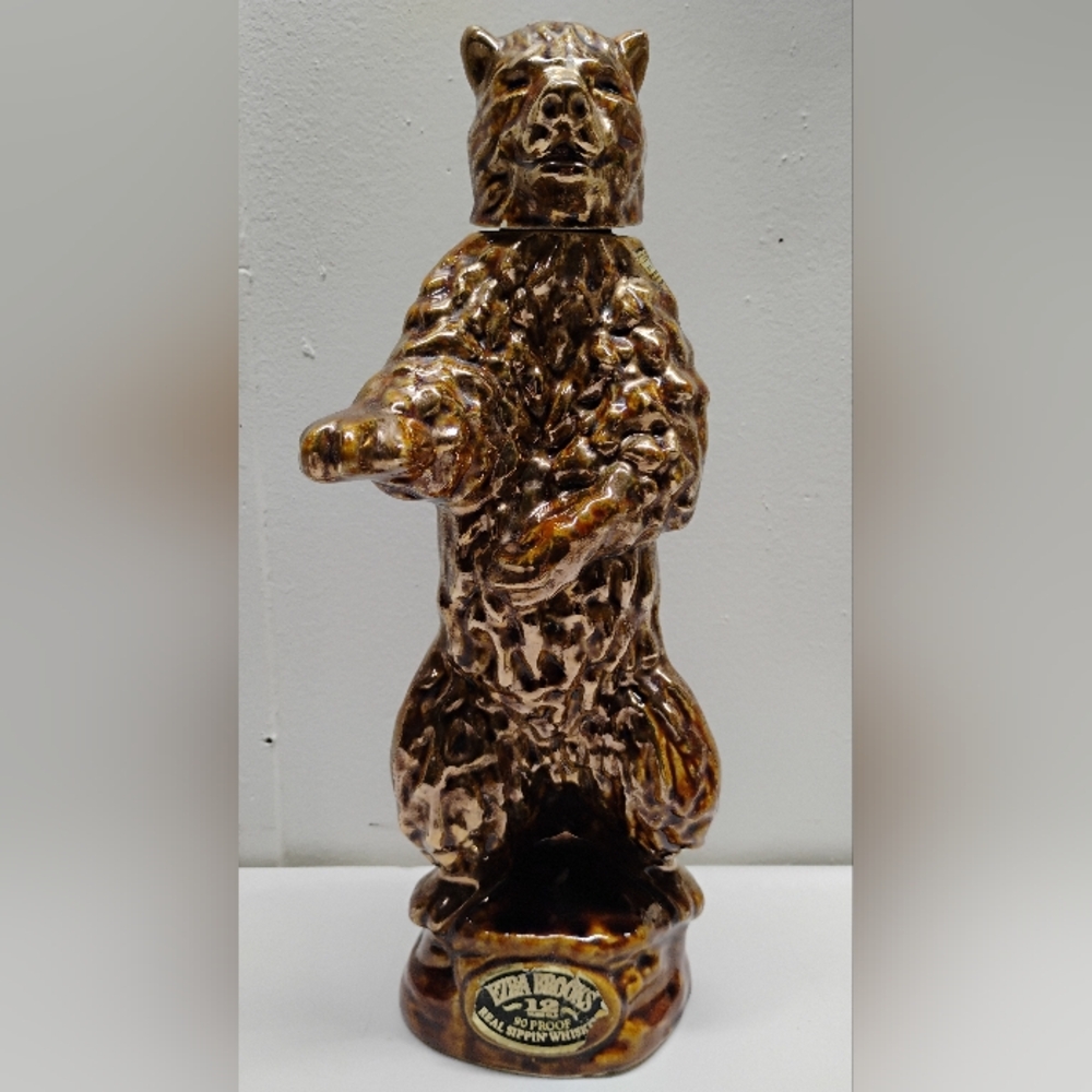 1968 Grizzly Bear Whiskey Decanter Ezra Brooks Empty-Collectible Ceramic